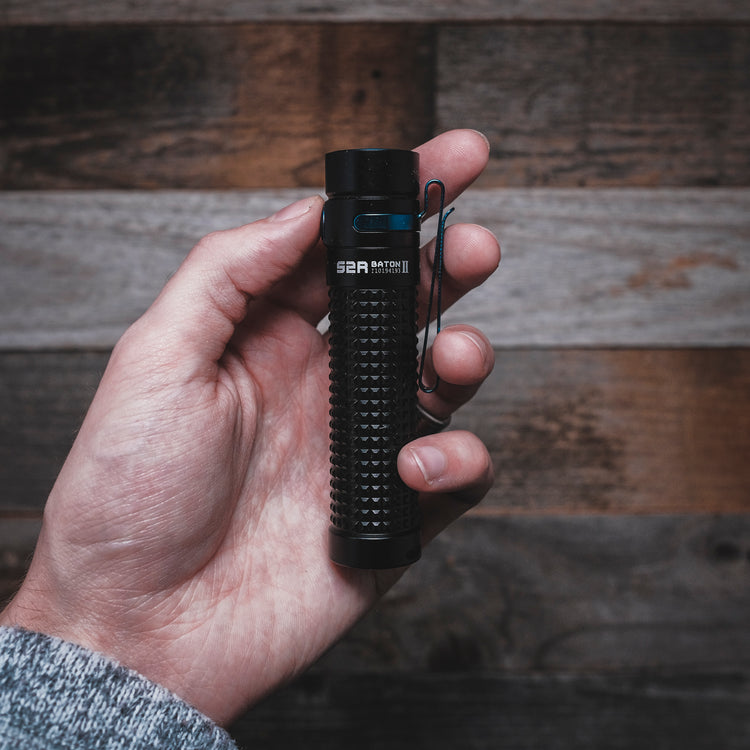Zuverlässige und leistungsstarke Beleuchtung: Die Olight S2R Baton II Taschenlampe im Test