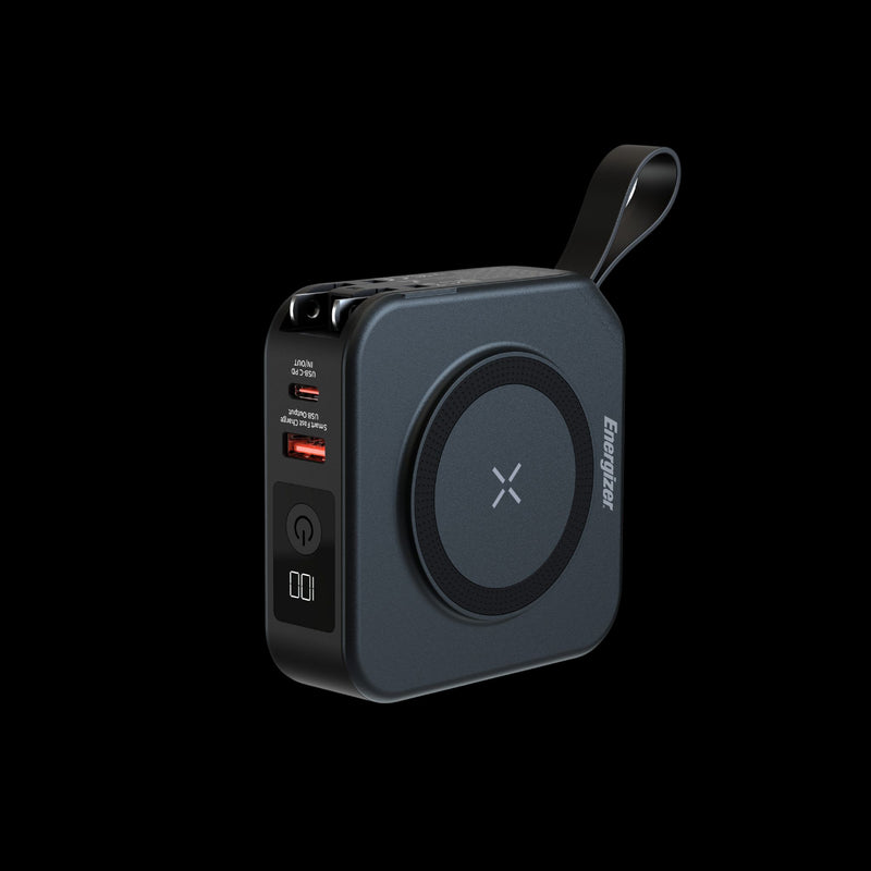 Laden Sie das Bild in Galerie -Viewer, Energizer QM10001AC - 10K magnetische kabellose Powerbank mit 20 W PD, integriertem Netzstecker und 4 Ausgängen