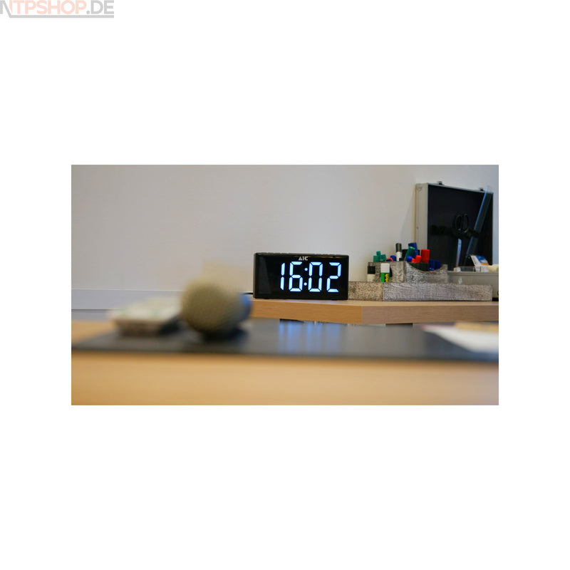 Laden Sie das Bild in Galerie -Viewer, AIC 48XXL Radiowecker mit extra großer LED Anzeige B-Ware (R2F1)